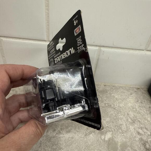 NHL Vancouver Canucks 1:50 Scale Zamboni - Collectible Motor Max - New in pkg - Picture 4 of 6